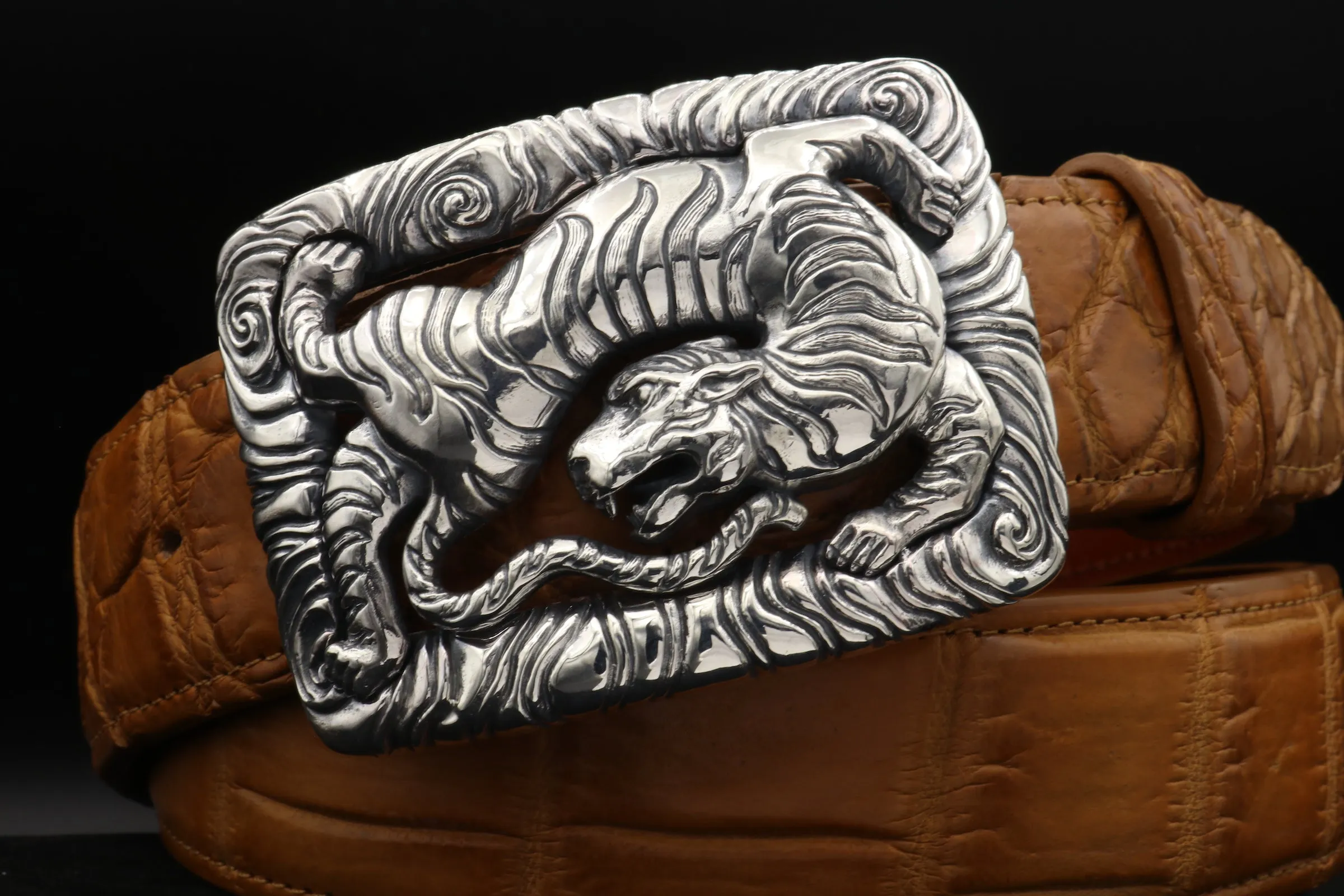 #1394 Back Flipping Tiger Trophy Buckle