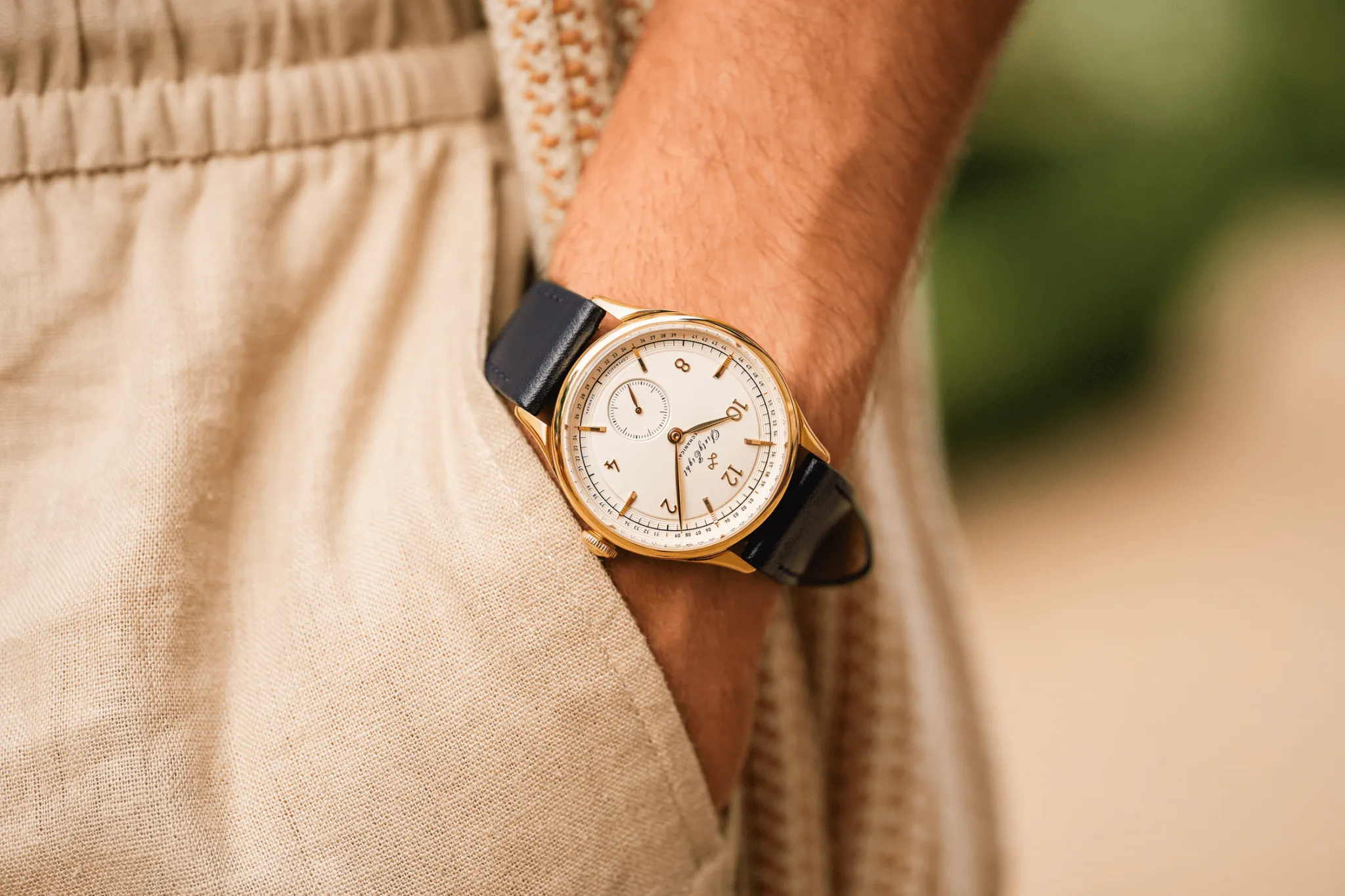 1968 Mechanical (Hand-Wound), Gold / White
