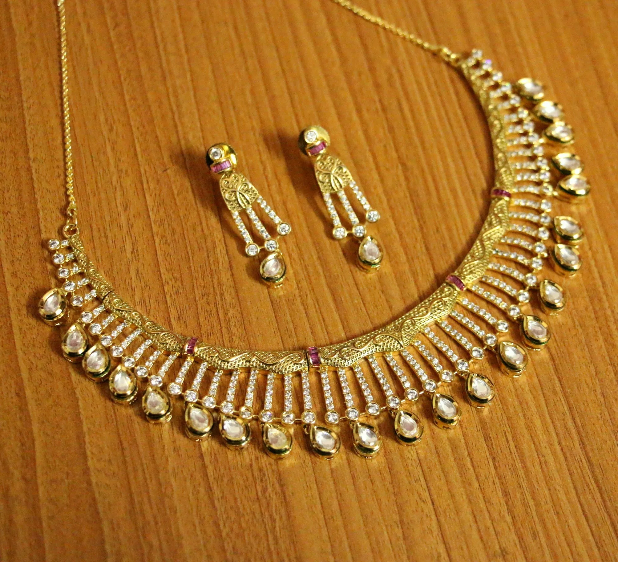 Antique Gold look Kundan & diamond Look Necklace Set