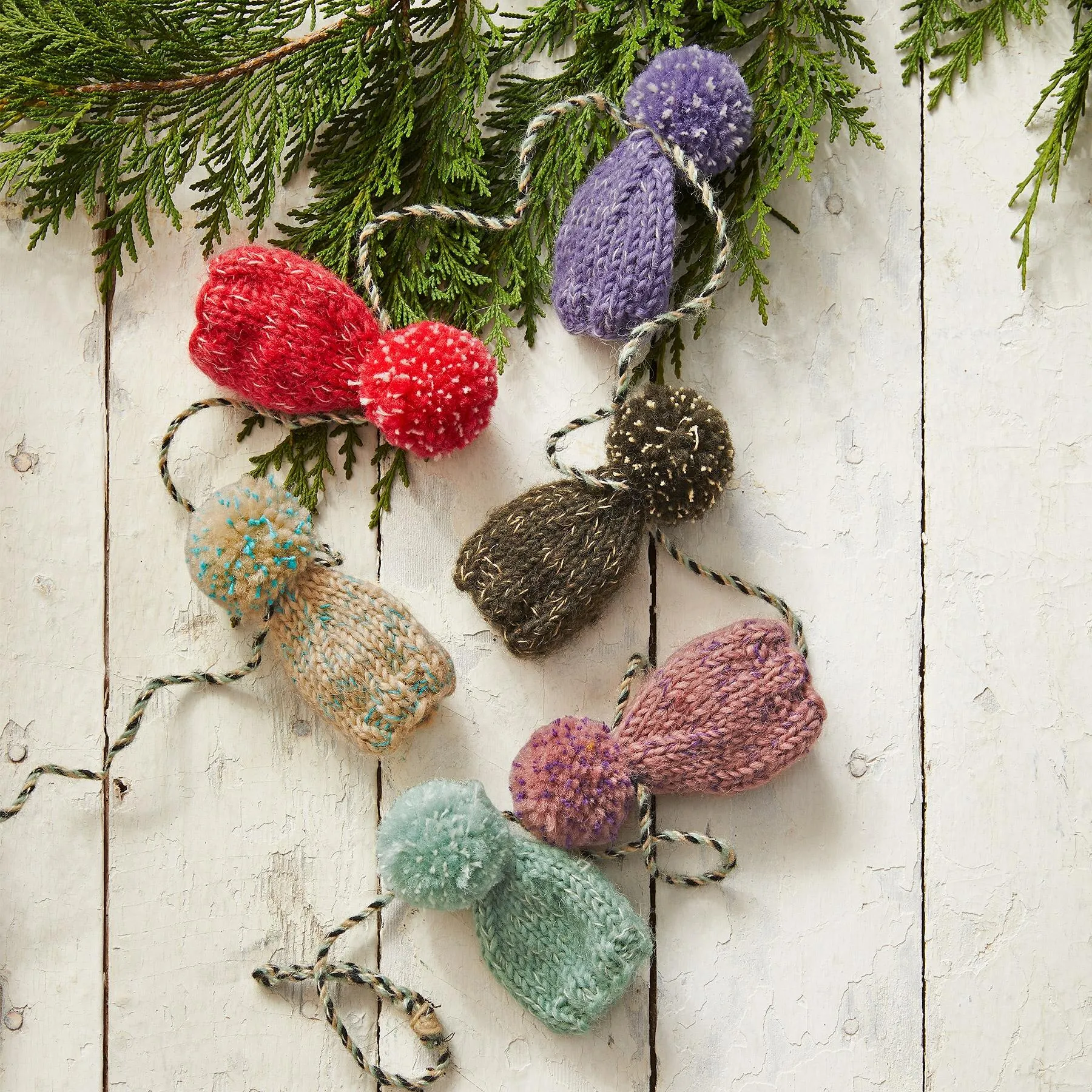 Tiny Hats Garland