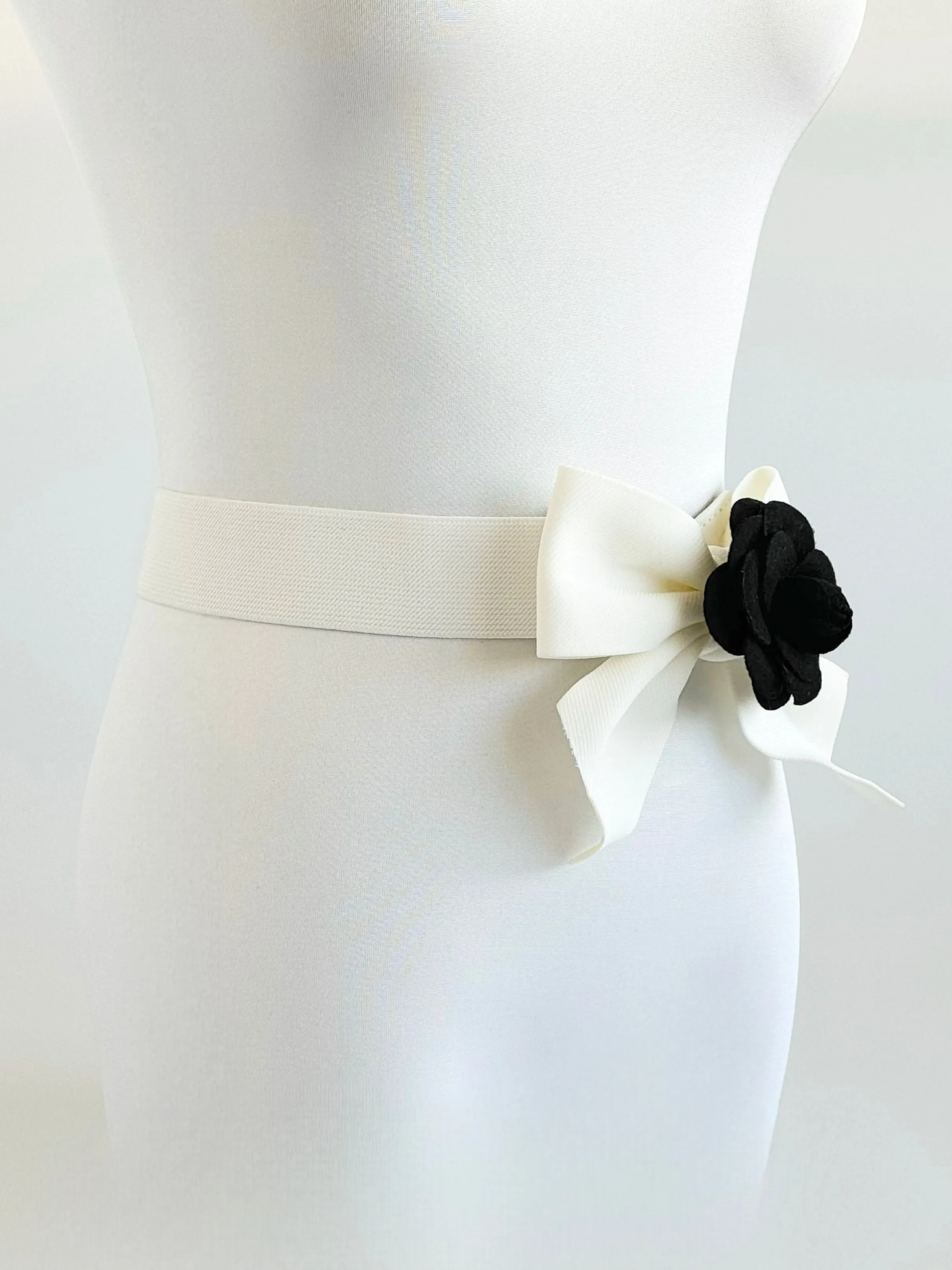 Vintage Bow Rose Belt - Ivory