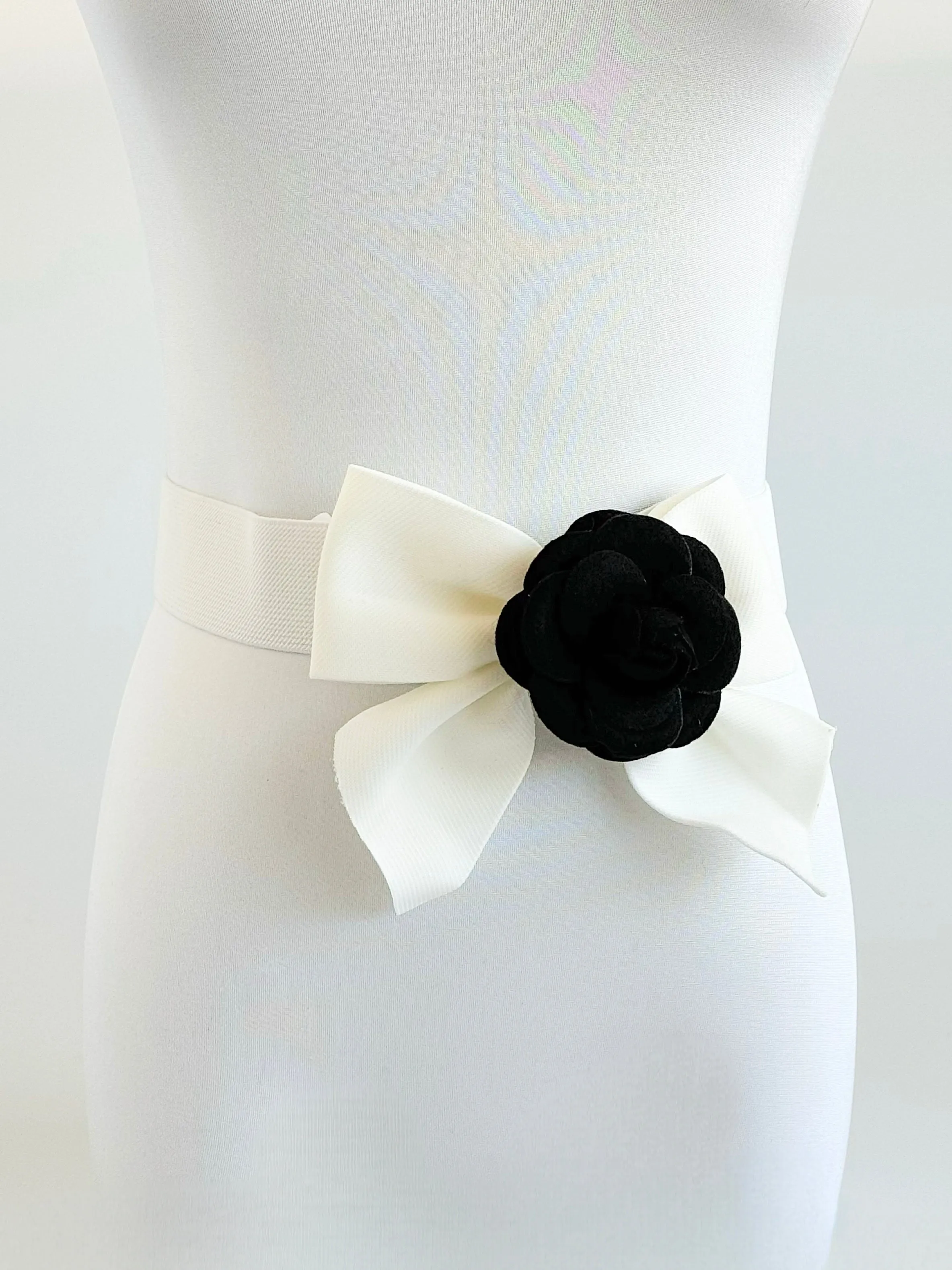 Vintage Bow Rose Belt - Ivory